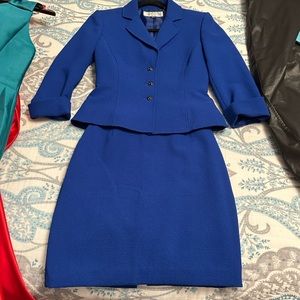 Beautiful Royal Blue Tahari Interview Pageant Business Suit